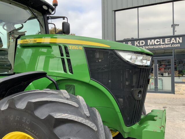 John Deere 7250R Tractor (ST24600)