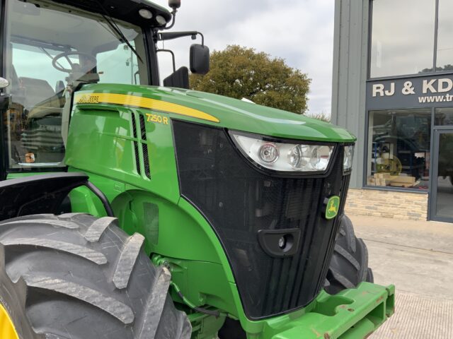 John Deere 7250R Tractor (ST24600)