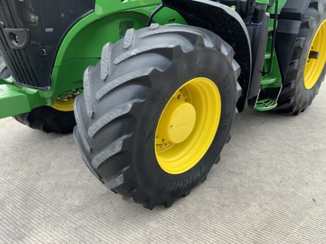 John Deere 7250R Tractor (ST24600)