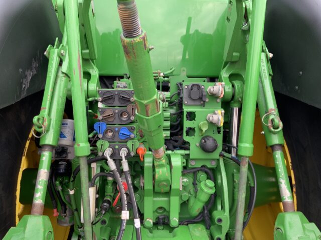 John Deere 7250R Tractor (ST24600)