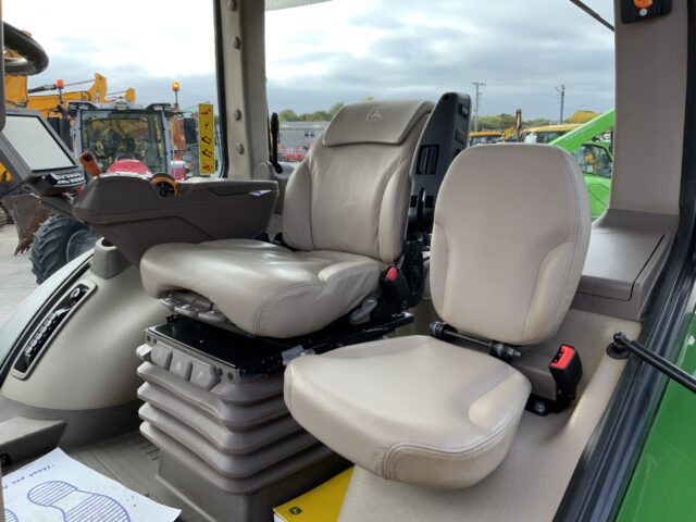 John Deere 7250R Tractor (ST24600)