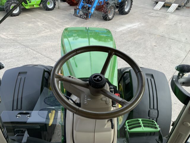 John Deere 7250R Tractor (ST24600)