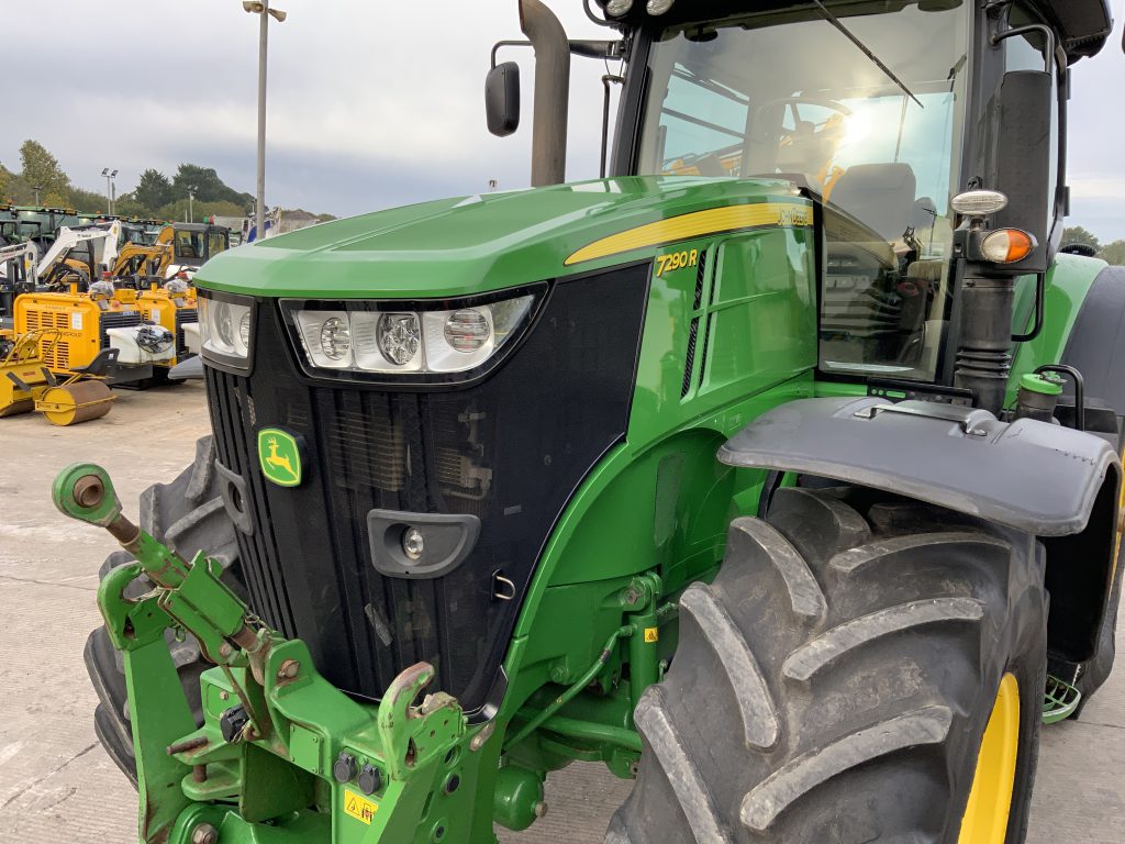 John Deere 7290R Tractor (ST24391)