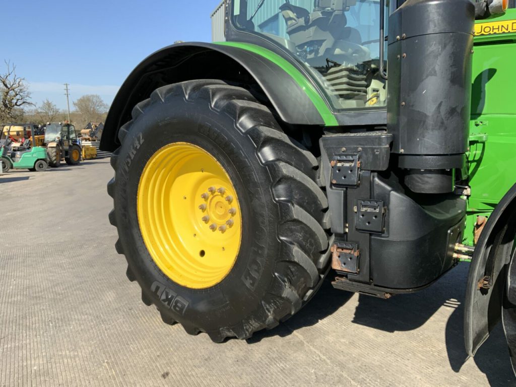 John Deere 7310R Tractor (ST22840)