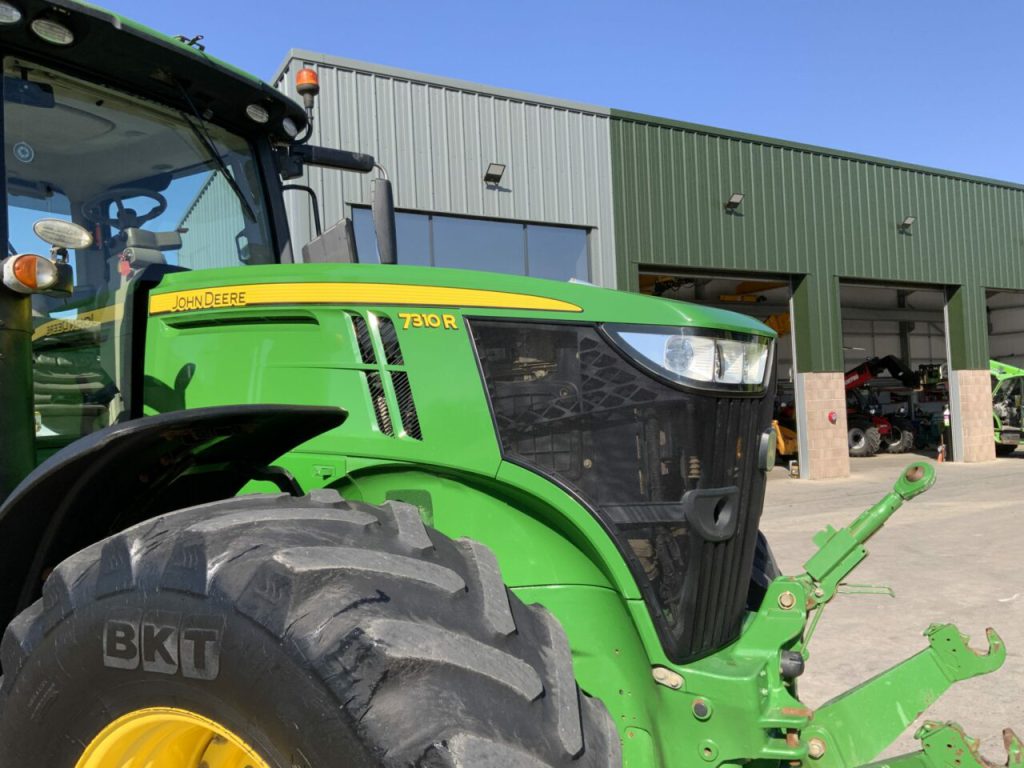 John Deere 7310R Tractor (ST22840)