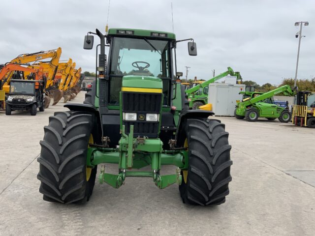 John Deere 7710 Tractor