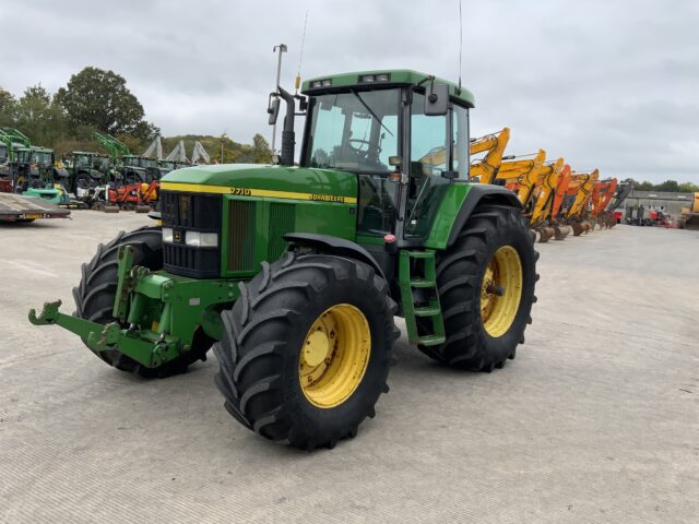 John Deere 7710 Tractor