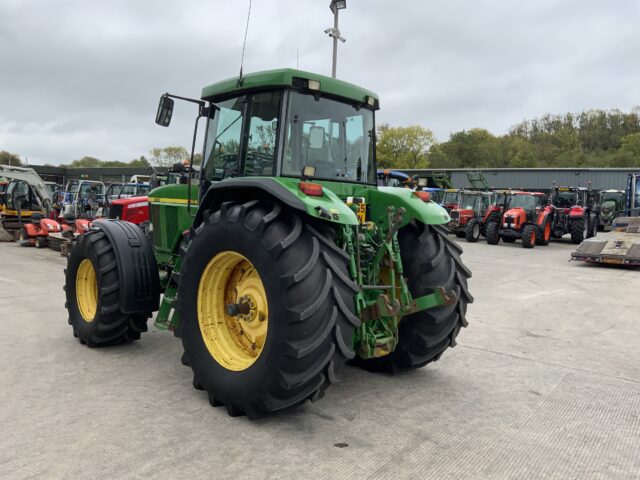 John Deere 7710 Tractor