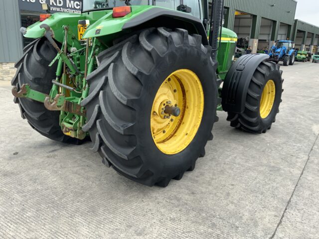 John Deere 7710 Tractor