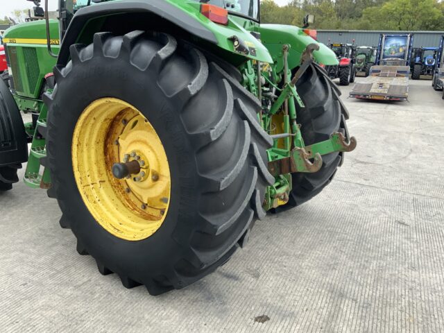 John Deere 7710 Tractor