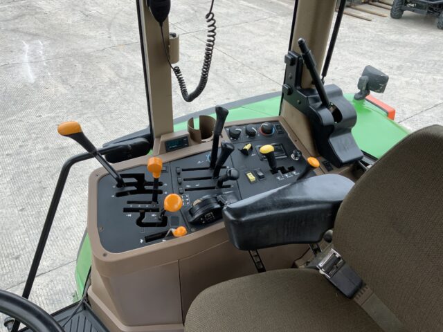 John Deere 7710 Tractor