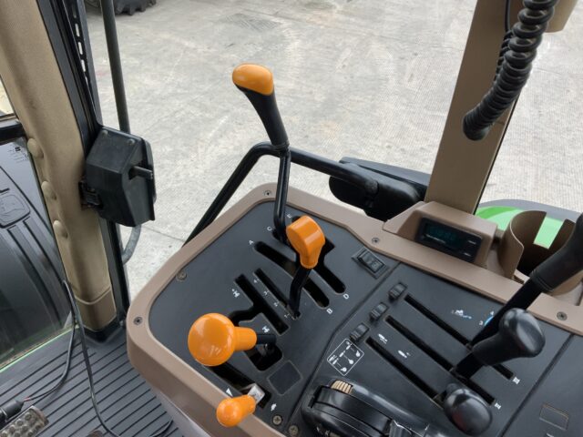 John Deere 7710 Tractor