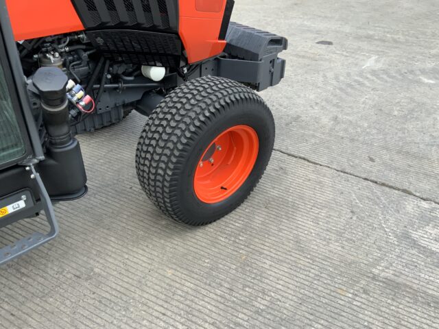 Kubota L2-522 Tractor (ST24738)