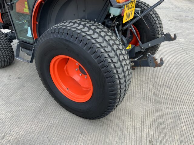 Kubota L2-522 Tractor (ST24738)