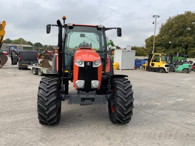 Kubota M135 GX Tractor (ST24279)