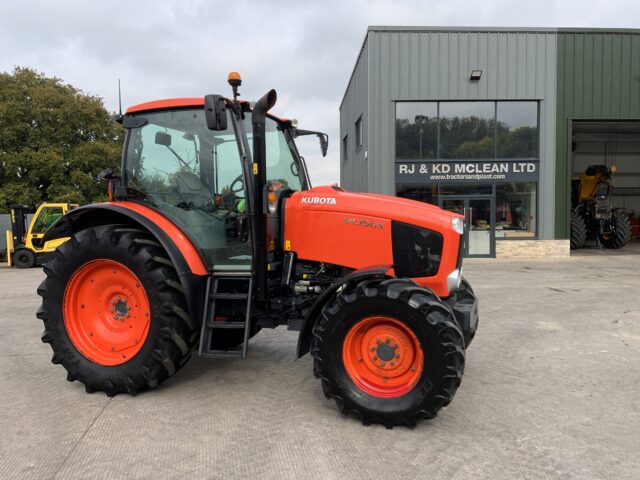 Kubota M135 GX Tractor (ST24279)