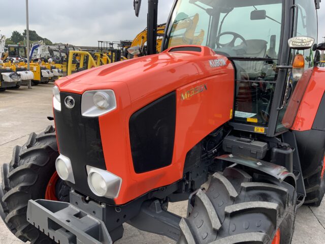 Kubota M135 GX Tractor (ST24279)