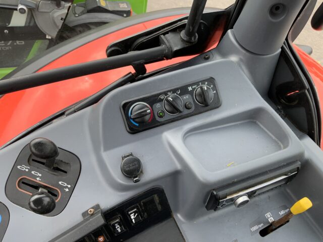 Kubota M135 GX Tractor (ST24279)