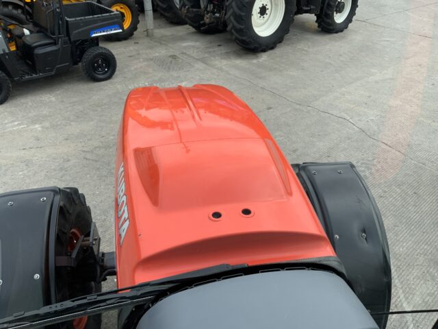 Kubota M135 GX Tractor (ST24279)