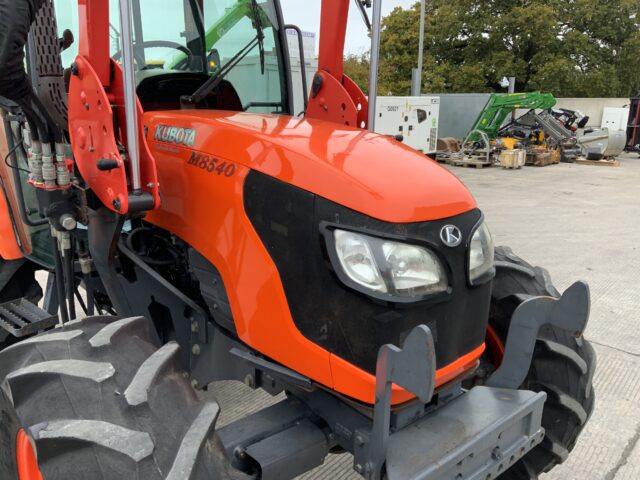 Kubota M8540 Tractor (ST24583)