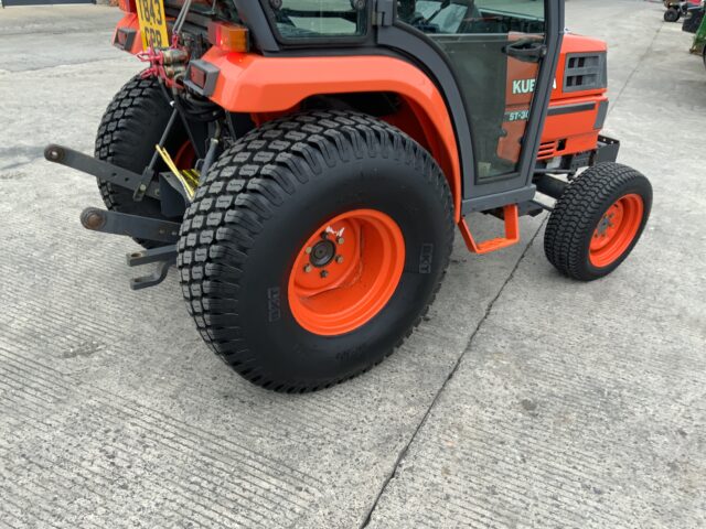 Kubota ST30 Compact Tractor (ST24350)