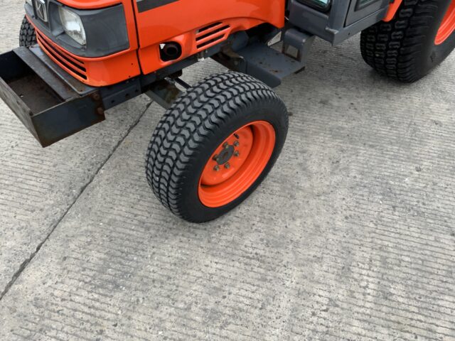 Kubota ST30 Compact Tractor (ST24350)