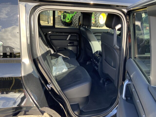 Land Rover Defender 110 5.0 P525 V8 Auto 4WD Euro 6 (s/s) 5dr (ST24810)