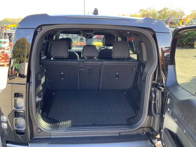 Land Rover Defender 110 5.0 P525 V8 Auto 4WD Euro 6 (s/s) 5dr (ST24810)