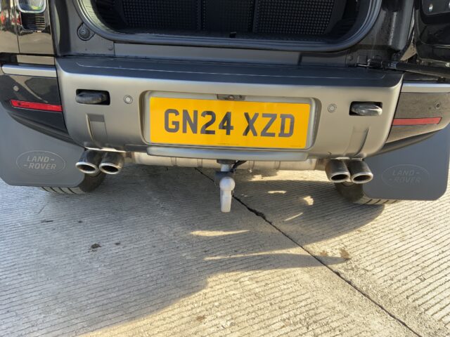 Land Rover Defender 110 5.0 P525 V8 Auto 4WD Euro 6 (s/s) 5dr (ST24810)