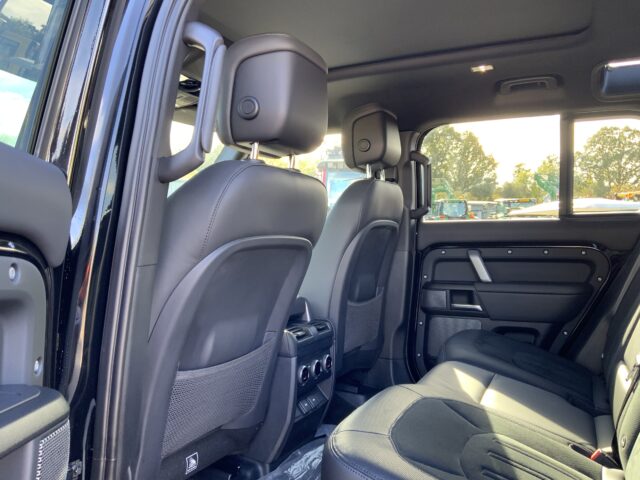 Land Rover Defender 110 5.0 P525 V8 Auto 4WD Euro 6 (s/s) 5dr (ST24810)