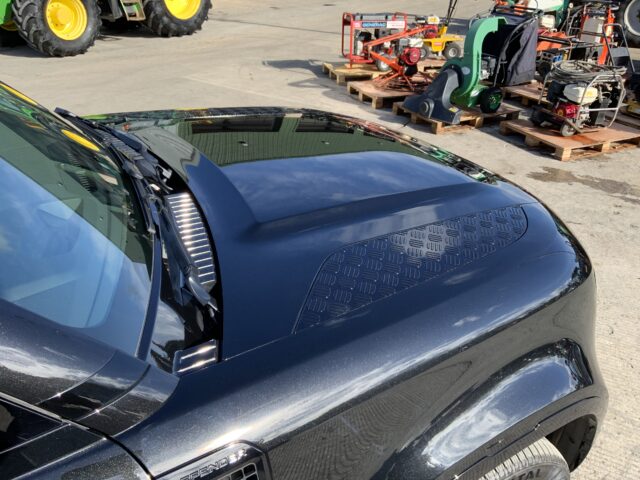 Land Rover Defender 110 5.0 P525 V8 Auto 4WD Euro 6 (s/s) 5dr (ST24810)