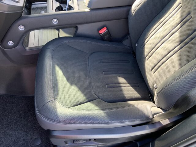 Land Rover Defender 110 5.0 P525 V8 Auto 4WD Euro 6 (s/s) 5dr (ST24810)