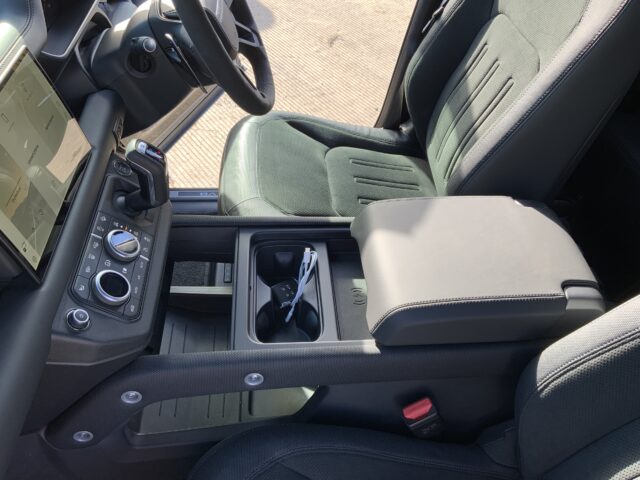 Land Rover Defender 110 5.0 P525 V8 Auto 4WD Euro 6 (s/s) 5dr (ST24810)