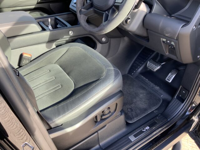 Land Rover Defender 110 5.0 P525 V8 Auto 4WD Euro 6 (s/s) 5dr (ST24810)