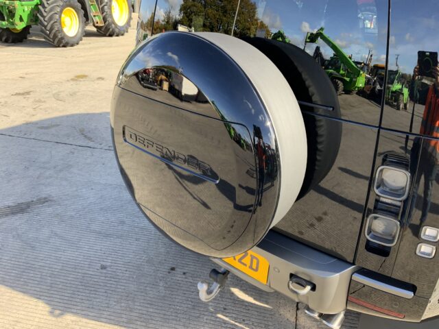 Land Rover Defender 110 5.0 P525 V8 Auto 4WD Euro 6 (s/s) 5dr (ST24810)