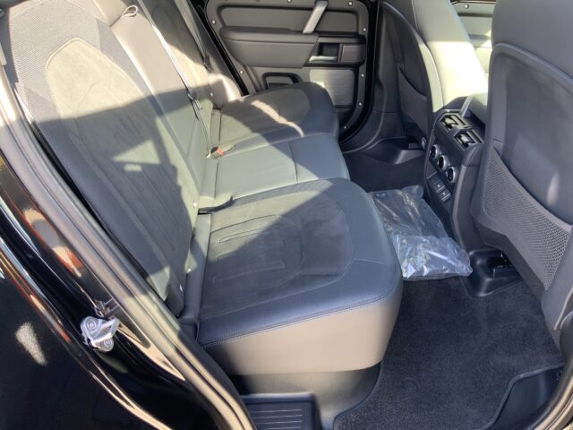 Land Rover Defender 110 5.0 P525 V8 Auto 4WD Euro 6 (s/s) 5dr (ST24810)