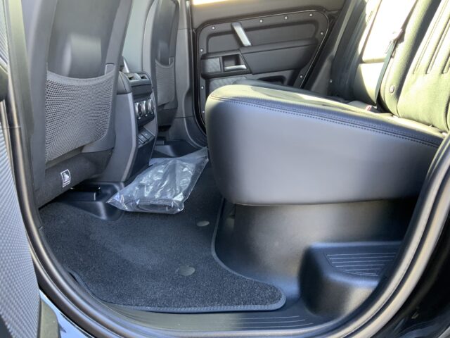 Land Rover Defender 110 5.0 P525 V8 Auto 4WD Euro 6 (s/s) 5dr (ST24810)