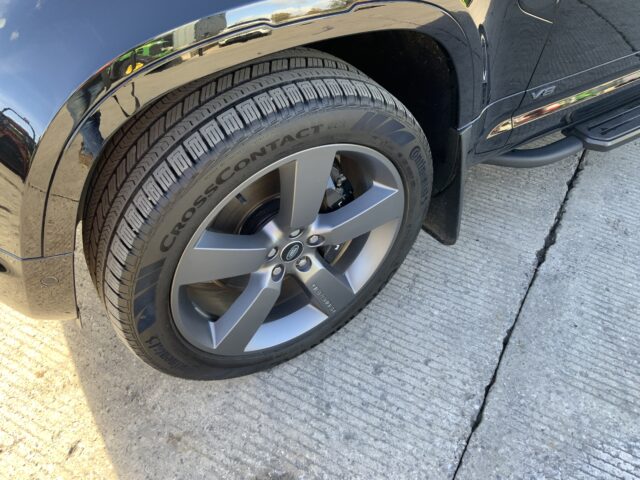 Land Rover Defender 110 5.0 P525 V8 Auto 4WD Euro 6 (s/s) 5dr (ST24810)