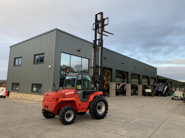 Manitou M26-4 RoughTerrain Fork Lift (ST24901)