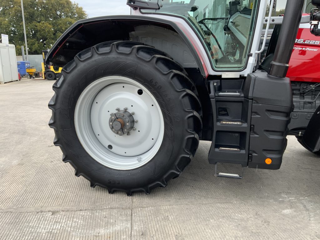 Massey Ferguson 8s.225 Dyna E Power Tractor (ST24558)