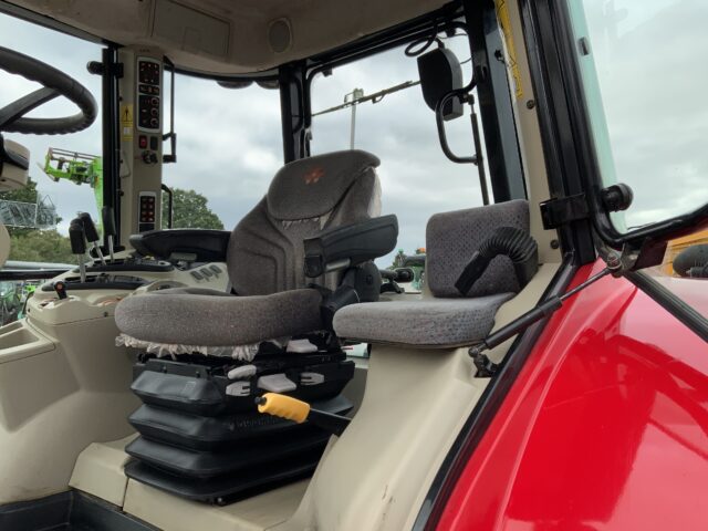 Massey Ferguson 6716s Dyna 6 Tractor (ST24184)