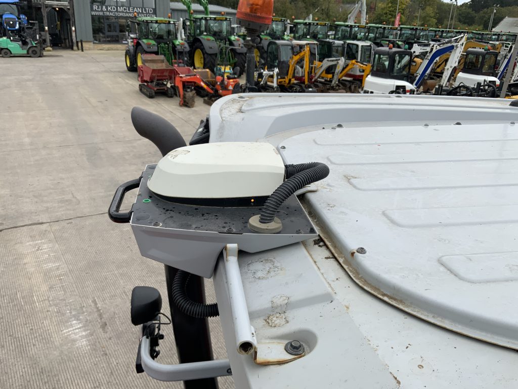 Massey Ferguson 8s.225 Dyna E Power Tractor (ST24558)