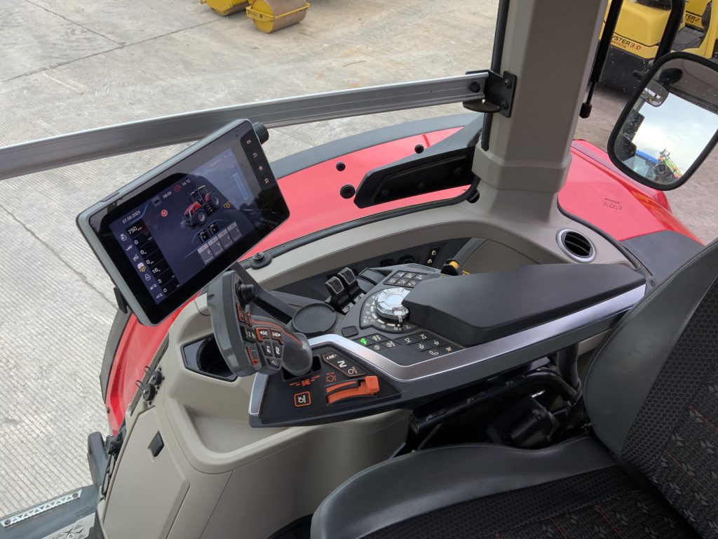 Massey Ferguson 8s.225 Dyna E Power Tractor (ST24558)