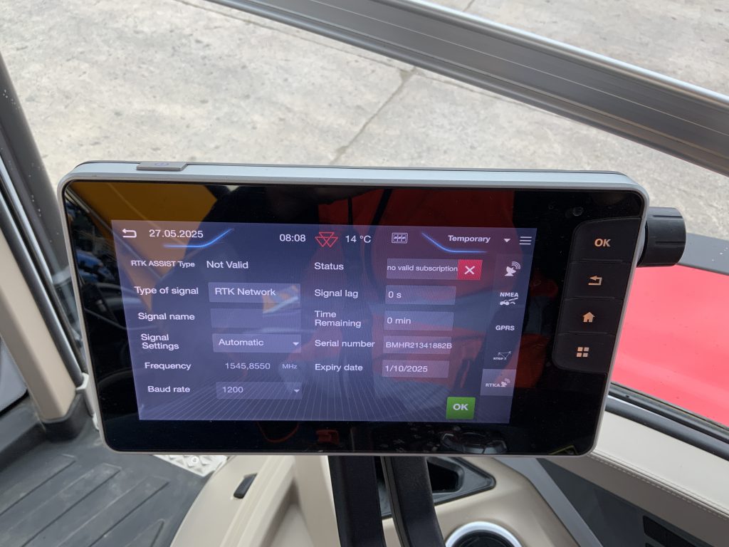 Massey Ferguson 8s.225 Dyna E Power Tractor (ST24558)