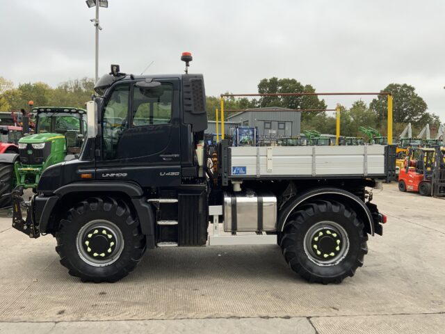 Mercedes-Benz U430 Unimog (ST24592)