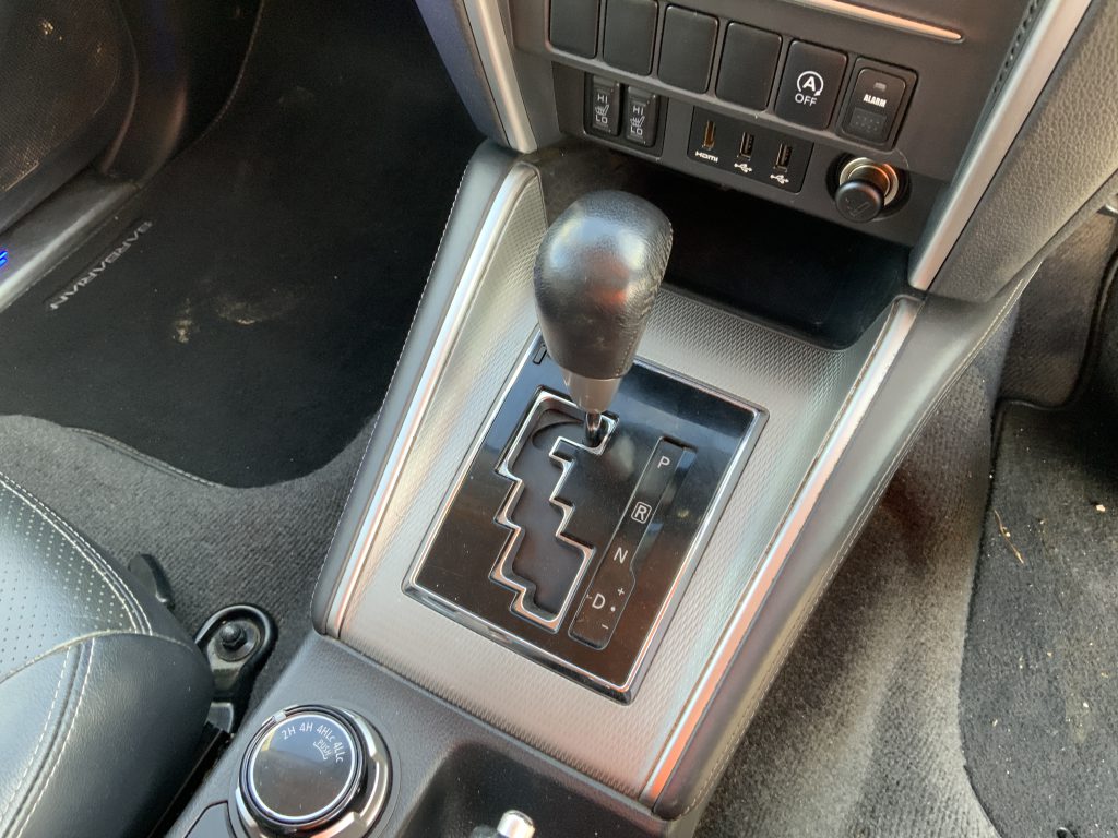 Mitsubishi L200 2.2 DI-D DC Barbarian Auto 4WD Euro 6 (s/s) 4dr (ST24937)