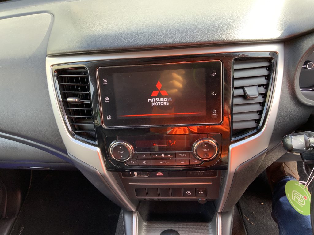 Mitsubishi L200 2.2 DI-D DC Barbarian Auto 4WD Euro 6 (s/s) 4dr (ST24937)