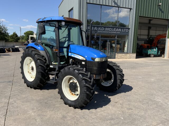 New Holland TD80D Tractor (ST23818)
