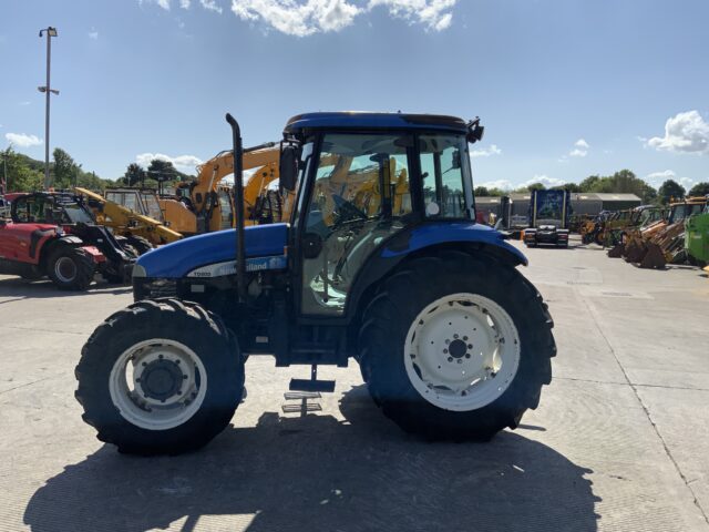 New Holland TD80D Tractor (ST23818)