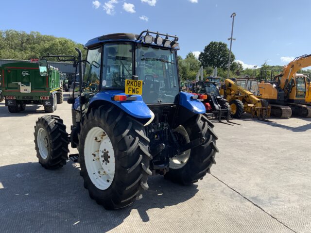 New Holland TD80D Tractor (ST23818)